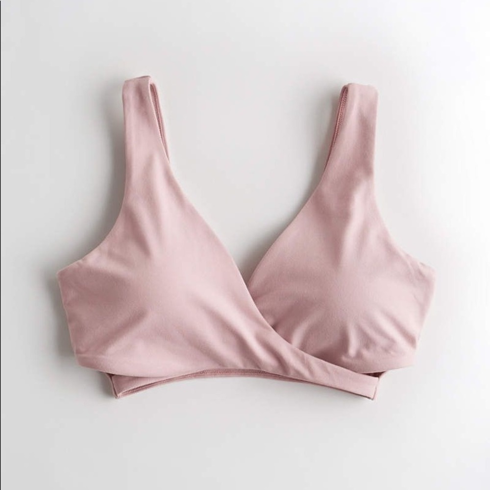 NWT Gilly Hicks Go Recharge Wrap Sport Bralette